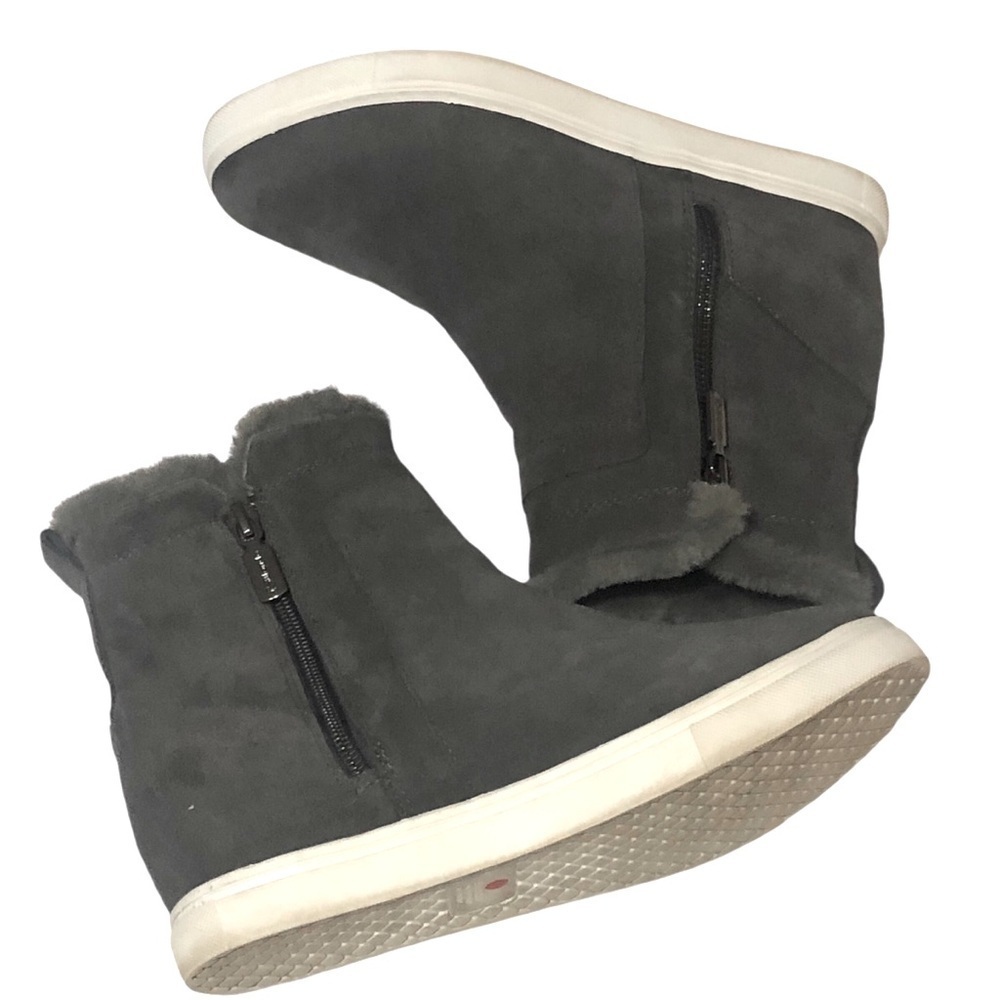 Blondo Glade Dark Grey Suede Leather Waterproof Faux Fur Trim Zip Sneaker sz 7.5 - Picture 4 of 11